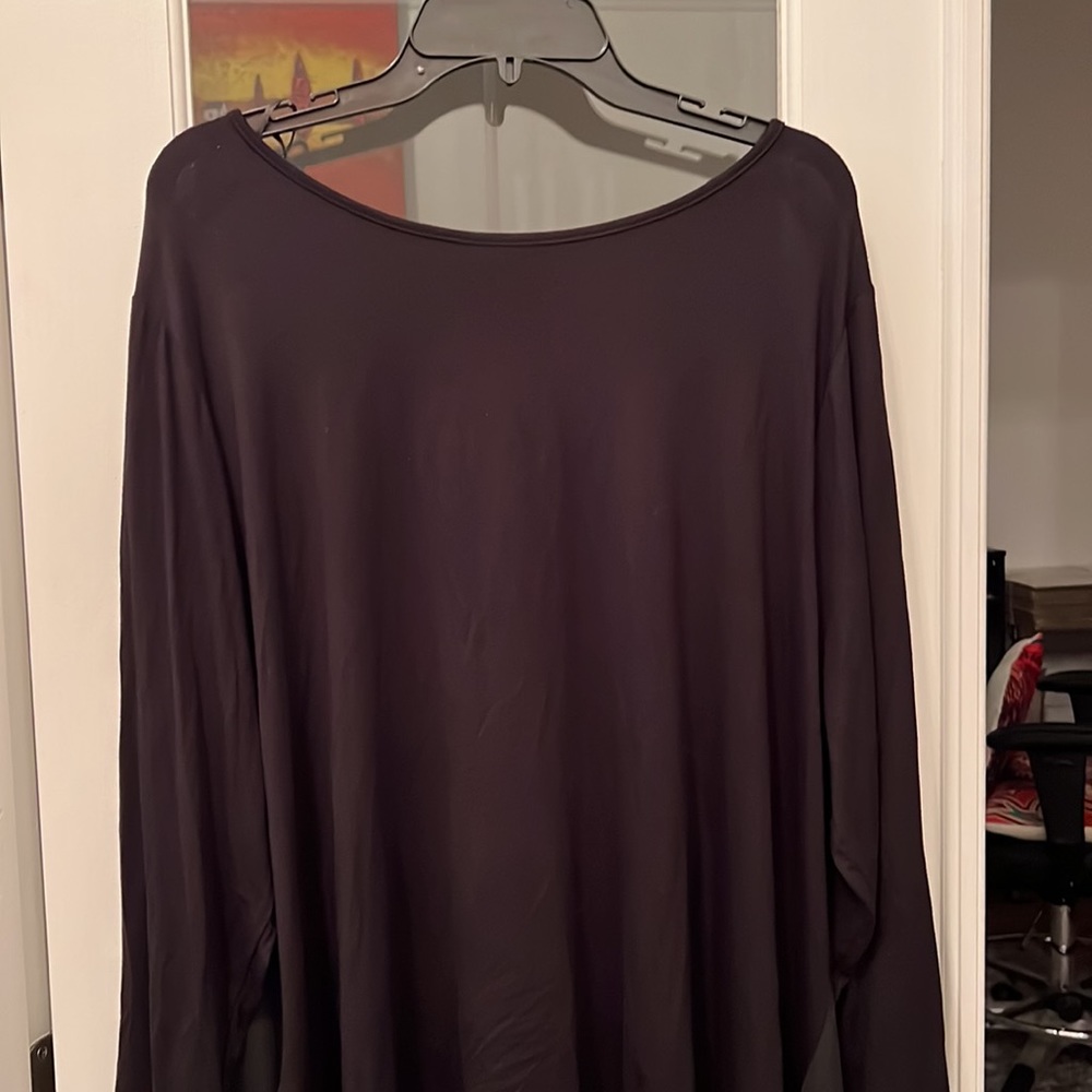 Gorgeous high low black flowy top with transparent back! - Picture 2 of 4
